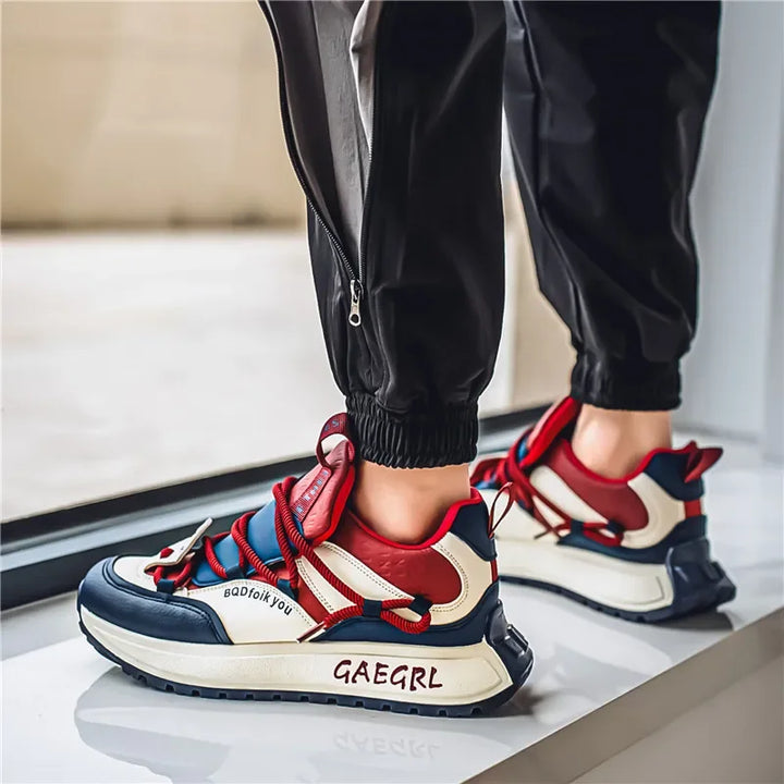 Men's fashion sports casual shoes breathable four seasons soft soled comfortable outdoor running shoes student lace up sneakers