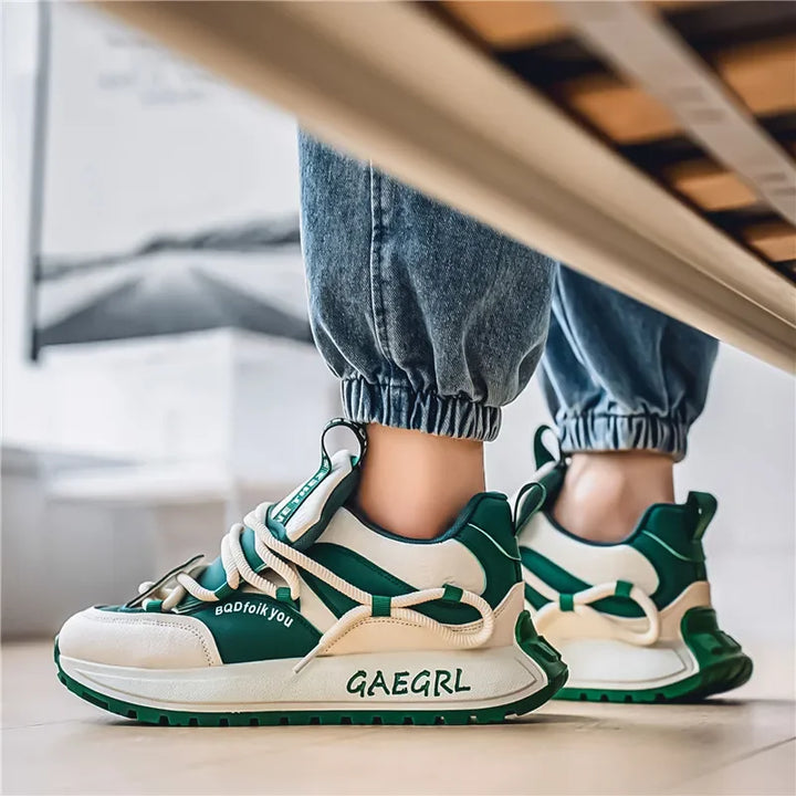 Men's fashion sports casual shoes breathable four seasons soft soled comfortable outdoor running shoes student lace up sneakers