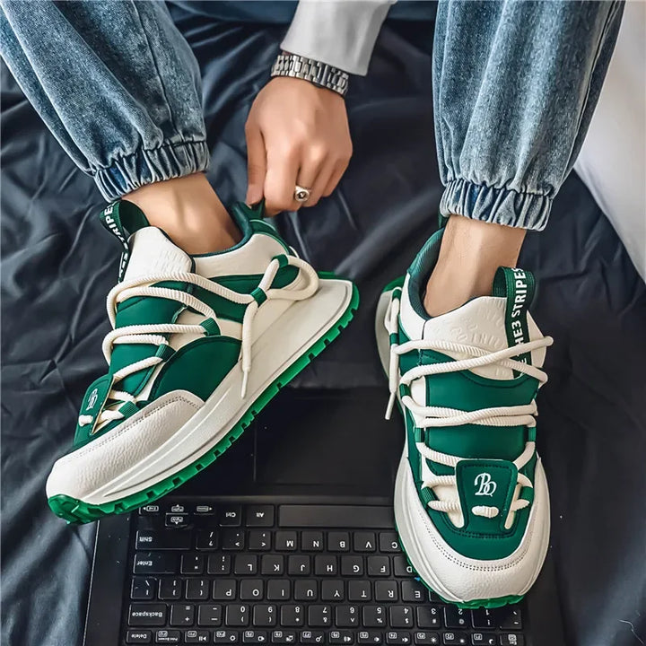 Men's fashion sports casual shoes breathable four seasons soft soled comfortable outdoor running shoes student lace up sneakers