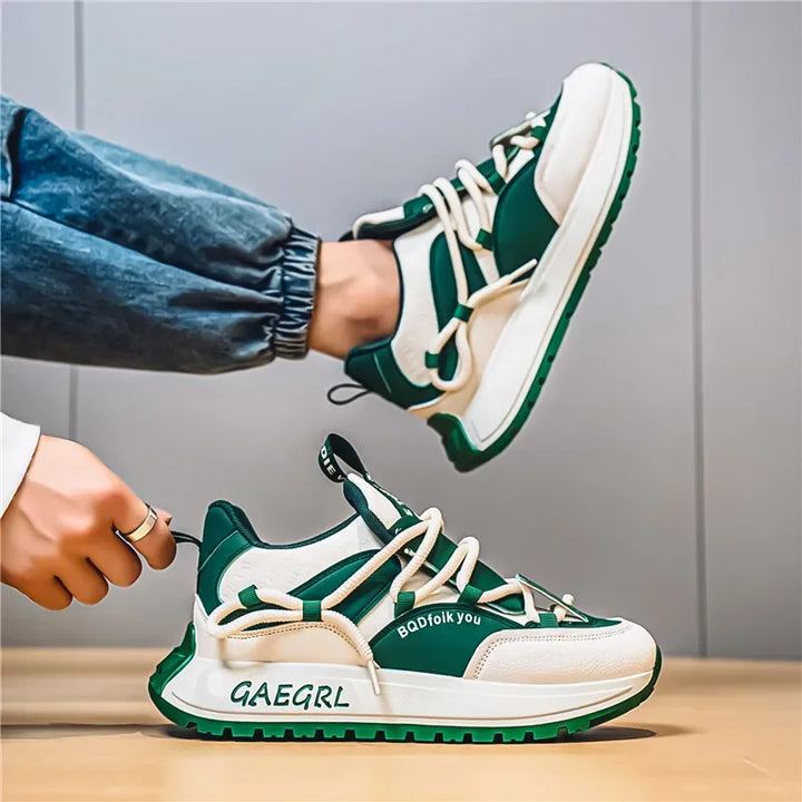 Men's fashion sports casual shoes breathable four seasons soft soled comfortable outdoor running shoes student lace up sneakers