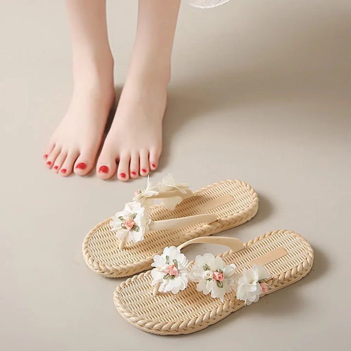 Fashion Sweet Women Flat Flip Flops Flower Anti Slip Beach Thong Sandals Home Shoes Soft Soles Platform Slippers Summer