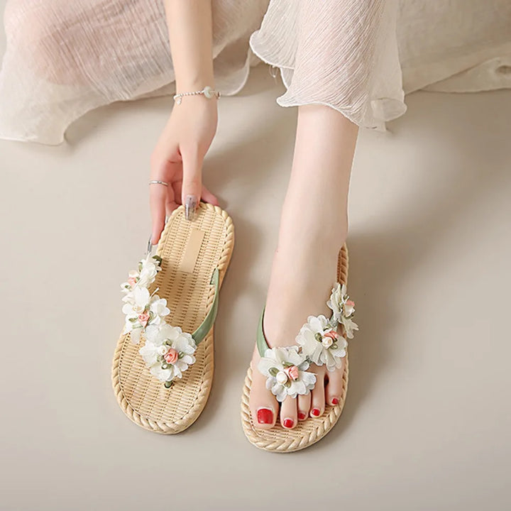 Fashion Sweet Women Flat Flip Flops Flower Anti Slip Beach Thong Sandals Home Shoes Soft Soles Platform Slippers Summer