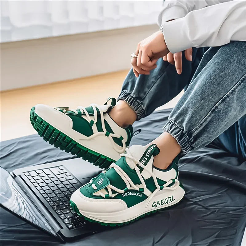 Men's fashion sports casual shoes breathable four seasons soft soled comfortable outdoor running shoes student lace up sneakers