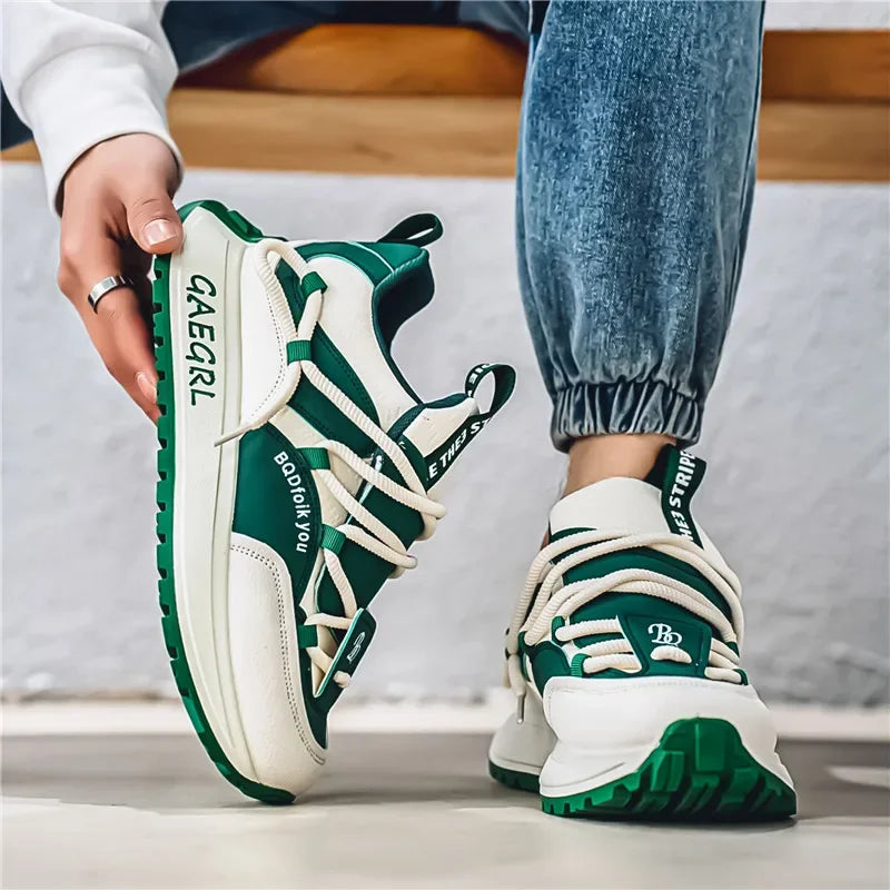 Men's fashion sports casual shoes breathable four seasons soft soled comfortable outdoor running shoes student lace up sneakers